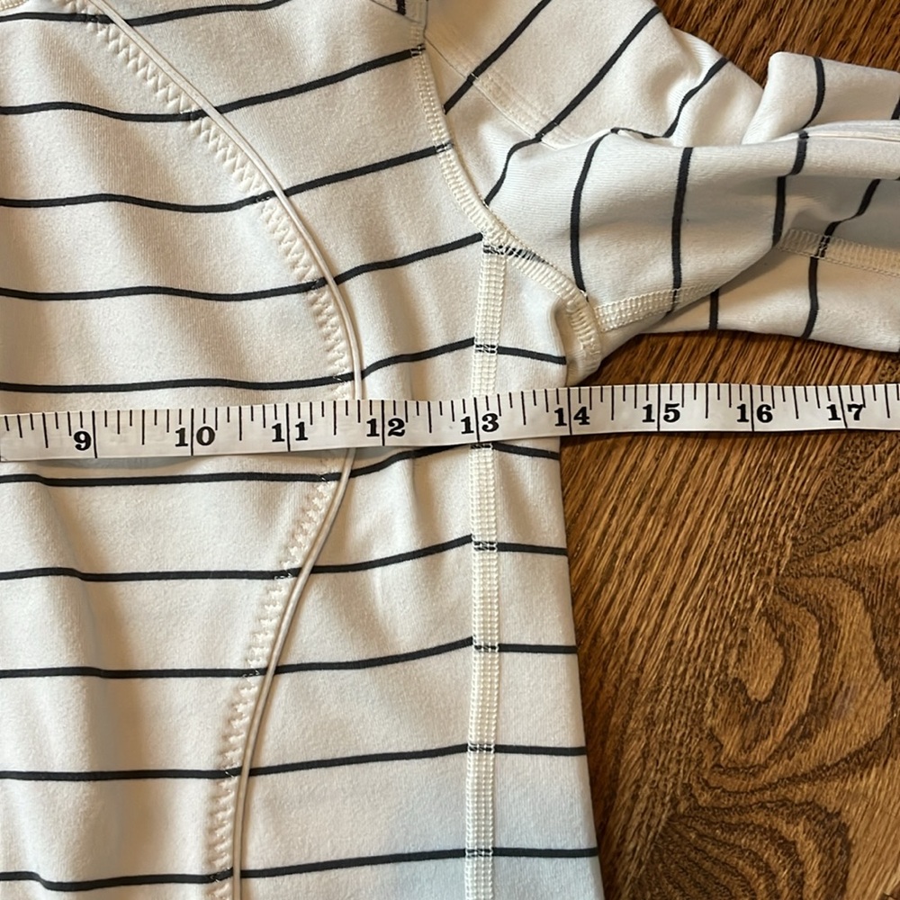 EUC Lululemon Nice Asana Jacket Slalom Stripe Angel Wing / Angel Wing, Sz 0 - Picture 7 of 8